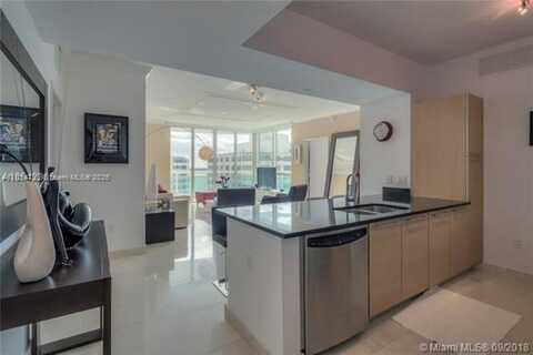 950 Brickell Bay Dr, Miami, FL 33131