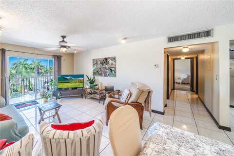 701 NE 1st Ct, Hallandale Beach, FL 33009