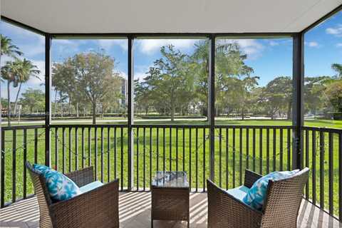 3101 N Country Club Dr, Aventura, FL 33180