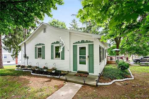 7017 Quaker Road, Orchard Park, NY 14127