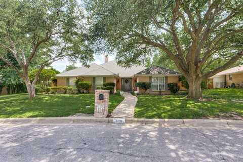 7236 Johnstone Lane, Fort Worth, TX 76133