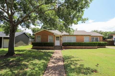 903 S Tyler Street, Mc Gregor, TX 76657