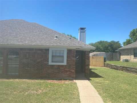 10303 Lone Pine Lane, Fort Worth, TX 76108