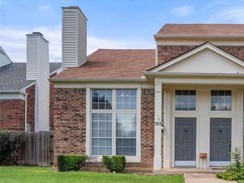 1523 Creek Bank Lane, Arlington, TX 76014