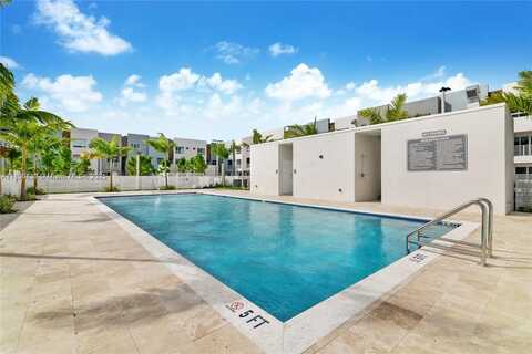2561 NE 193rd St, Miami, FL 33180