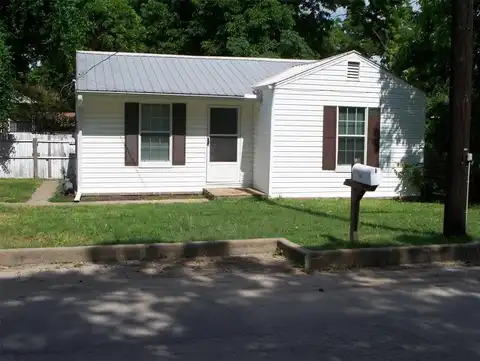 208 Bryan Street, Weatherford, TX 76086