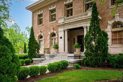 900 Vine Street, Chattanooga, TN 37403
