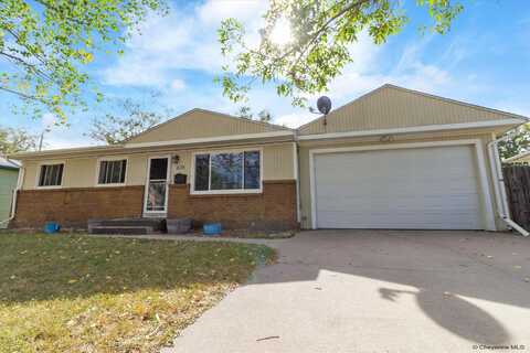618 MCGOVERN AVE, Cheyenne, WY 82001