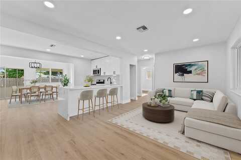 7021 SW 12th St, Pembroke Pines, FL 33023