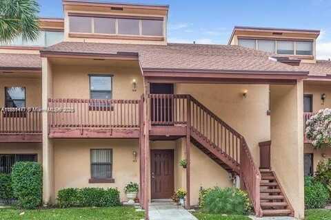 410 E Lakeview Dr E, Royal Palm Beach, FL 33411