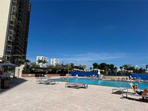 20335 W Country Club Dr, Aventura, FL 33180