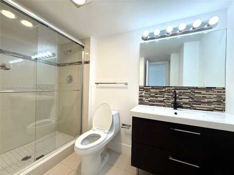 20335 W Country Club Dr, Aventura, FL 33180
