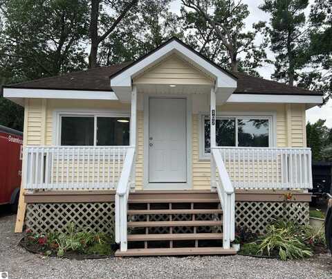 102 OAK STREET, PRUDENVILLE, MI 48651
