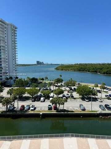 400 S Kings Point Dr, Sunny Isles Beach, FL 33160