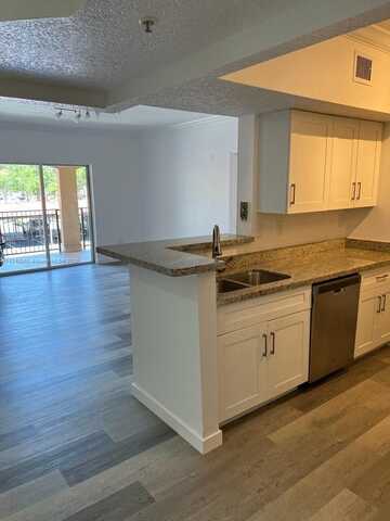 11700 SW 1st St, Pembroke Pines, FL 33025
