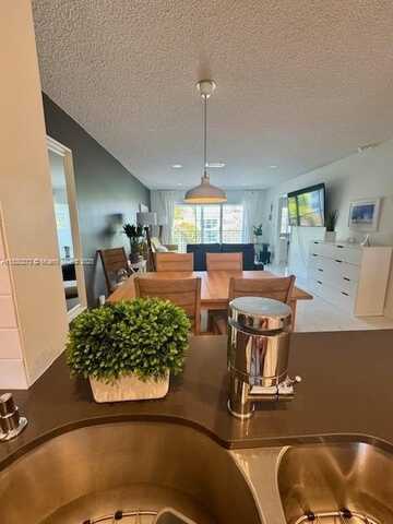 1501 S Ocean Blvd, Lauderdale By The Sea, FL 33062