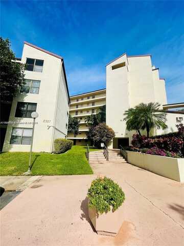 2309 S Cypress Bend Dr, Pompano Beach, FL 33069