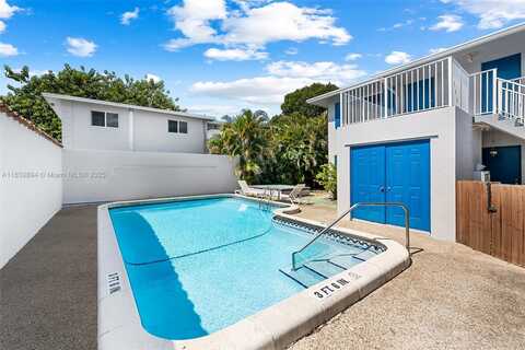 1417 NE 26 dr, Wilton Manors, FL 33334