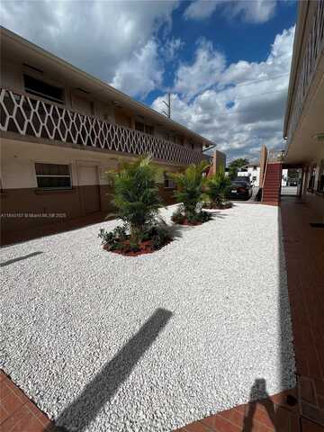 664 W 29th St, Hialeah, FL 33012