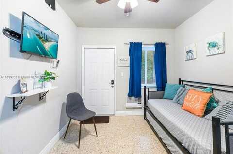 2525 NW 33rd St, Miami, FL 33142