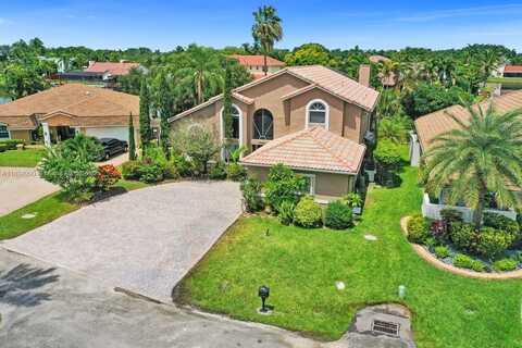 9940 SW 4th St, Plantation, FL 33324