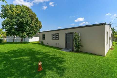 607 SW 3rd St, Delray Beach, FL 33444