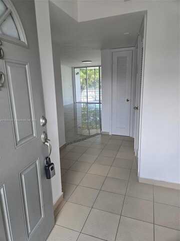 1351 NE 191st St, Miami, FL 33179
