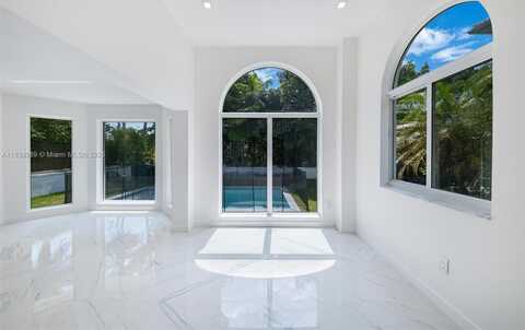242 Palm Ave, Miami Beach, FL 33139