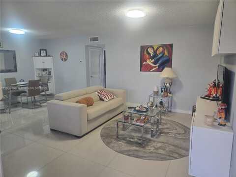 5300 Washington St, Hollywood, FL 33021
