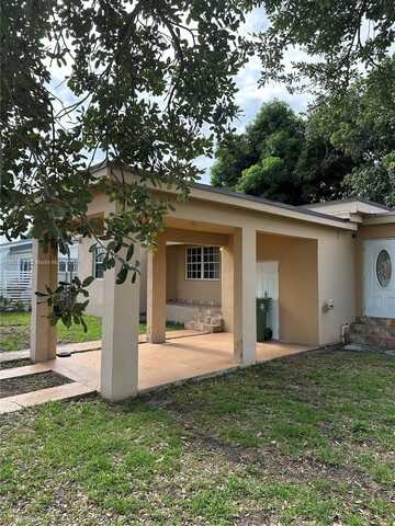 658 SE 8th Pl, Hialeah, FL 33010