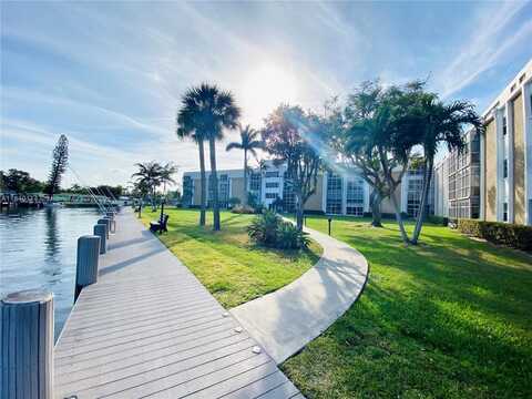 2990 NE 16th Ave, Oakland Park, FL 33334