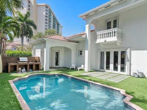 3981 194th Ln, Sunny Isles Beach, FL 33160