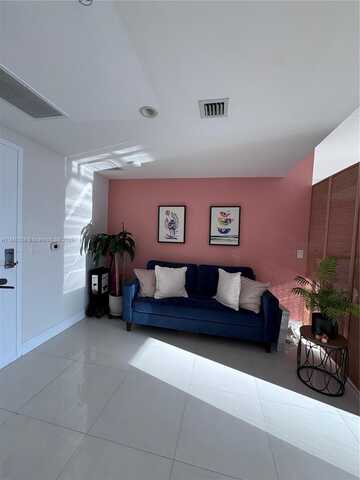 185 SW 7 ST, Miami, FL 33130