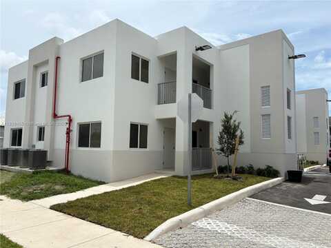 310 E 7th St, Hialeah, FL 33010