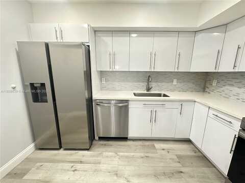 901 Hillcrest Dr, Hollywood, FL 33021