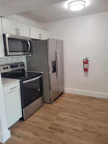 5967 NW 27th Pl, Sunrise, FL 33313
