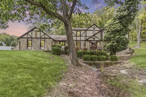 671 Carriage Court, Newark, OH 43055