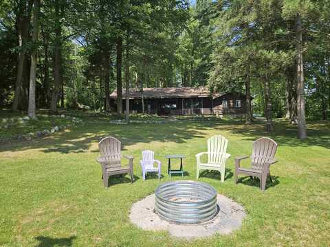 928 Hammond, Harrison, MI 48625