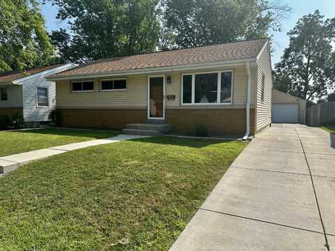 3662 S 81st St, Milwaukee, WI 53220