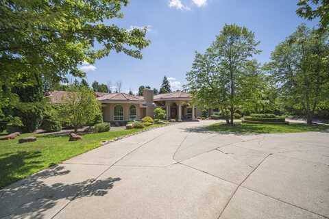 9001 N Range Line Rd, River Hills, WI 53217