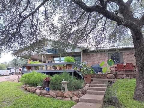 1404 Stengel St, Mason, TX 76856