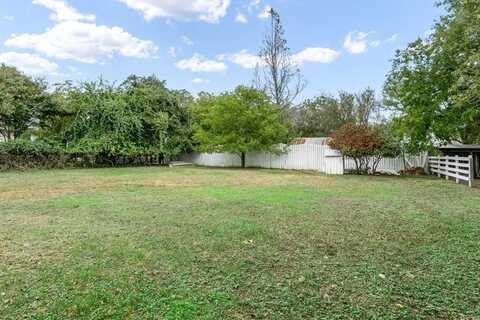 404 Fulton St, Fredericksburg, TX 78624