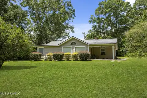 109 Charwood Drive, Poplarville, MS 39470