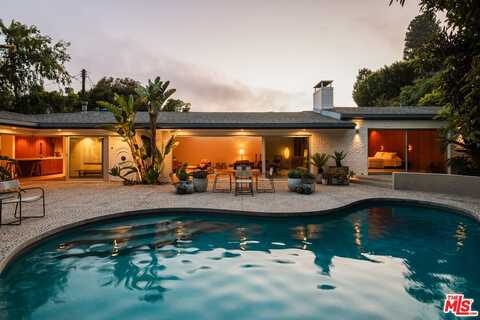8501 Allenwood Rd, Los Angeles, CA 90046