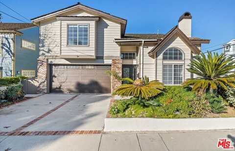 1561 3rd St, Manhattan Beach, CA 90266