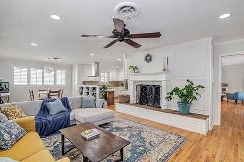 1820 Ridgmar Boulevard, Fort Worth, TX 76116