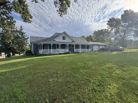 414 Cedar St, Lawton, IA 51030