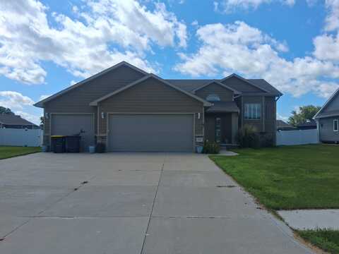 193 N Churchill Circle, No. Sioux City, SD 57049