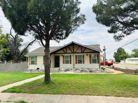 901 S Dwight, Monahans, TX 79756