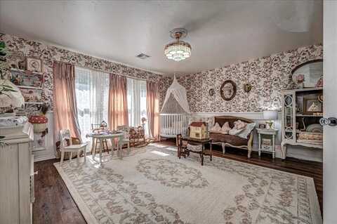 1601 Hazelhurst, Edmond, OK 73013